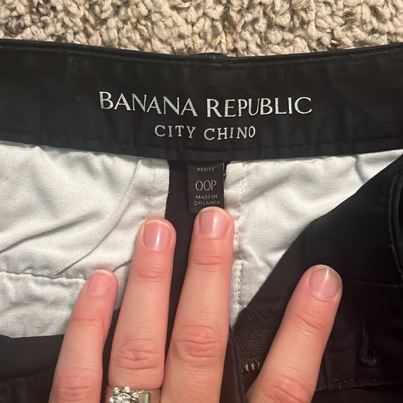 Women/Girl’s Shorts - Picture 2 of 3